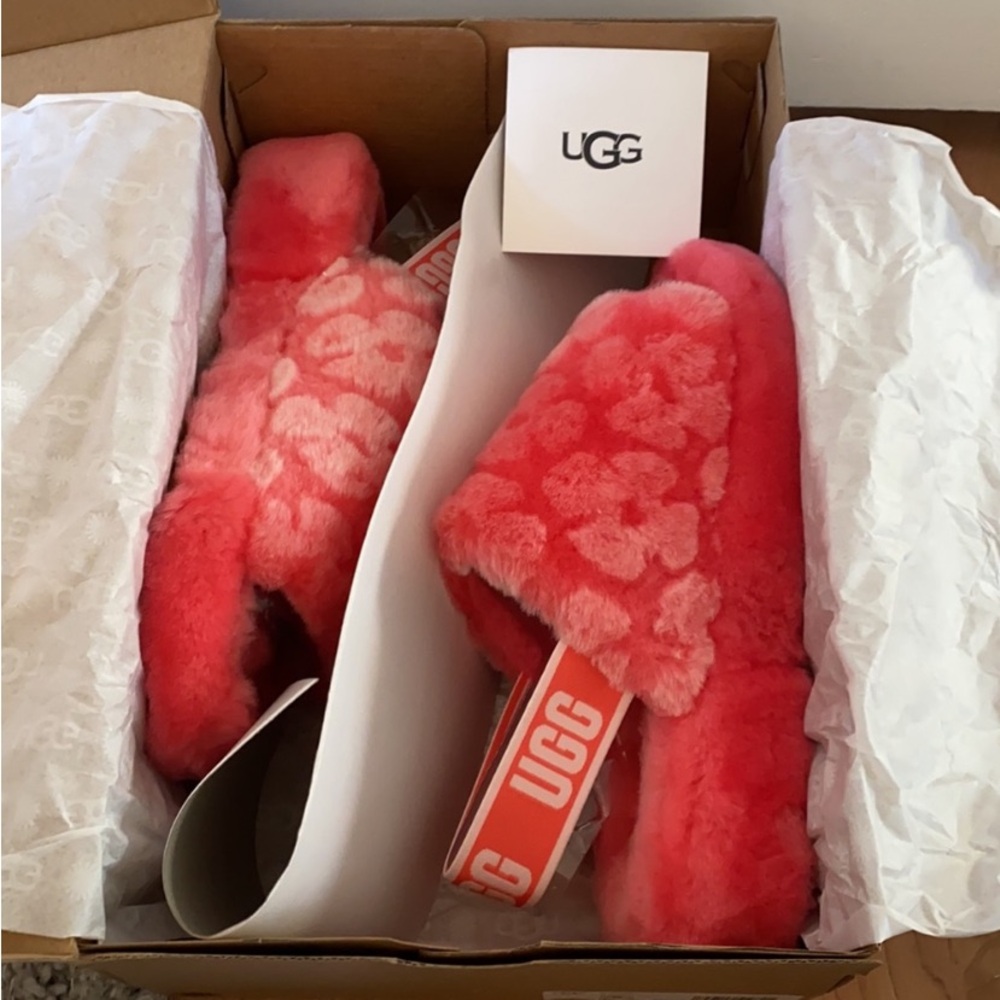 UGG Fuzzy Coral Slippers - Picture 4 of 5